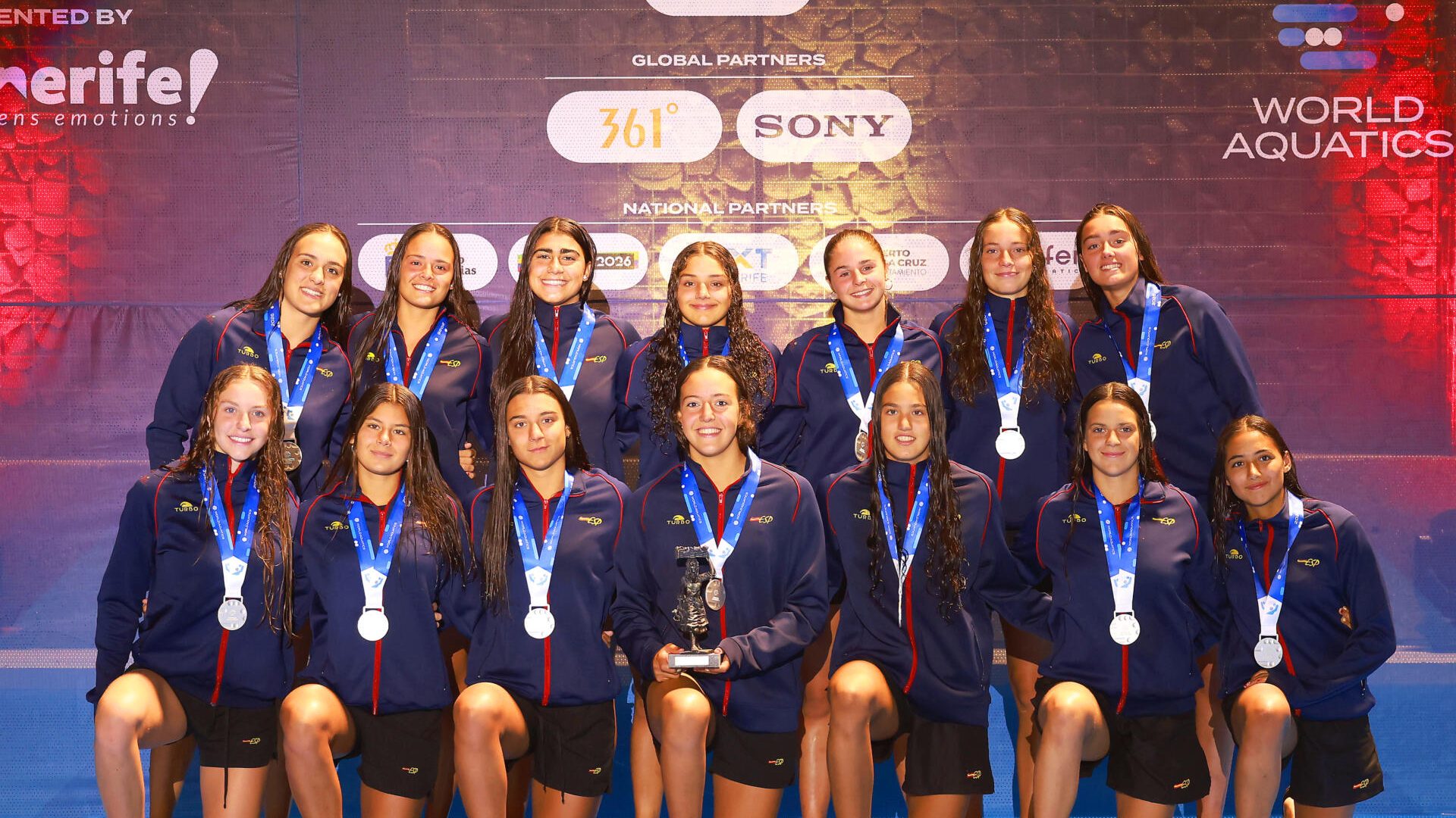 La selección española femenina U18 durante la final del Campeonato del Mundo de Tenerife ante Australia